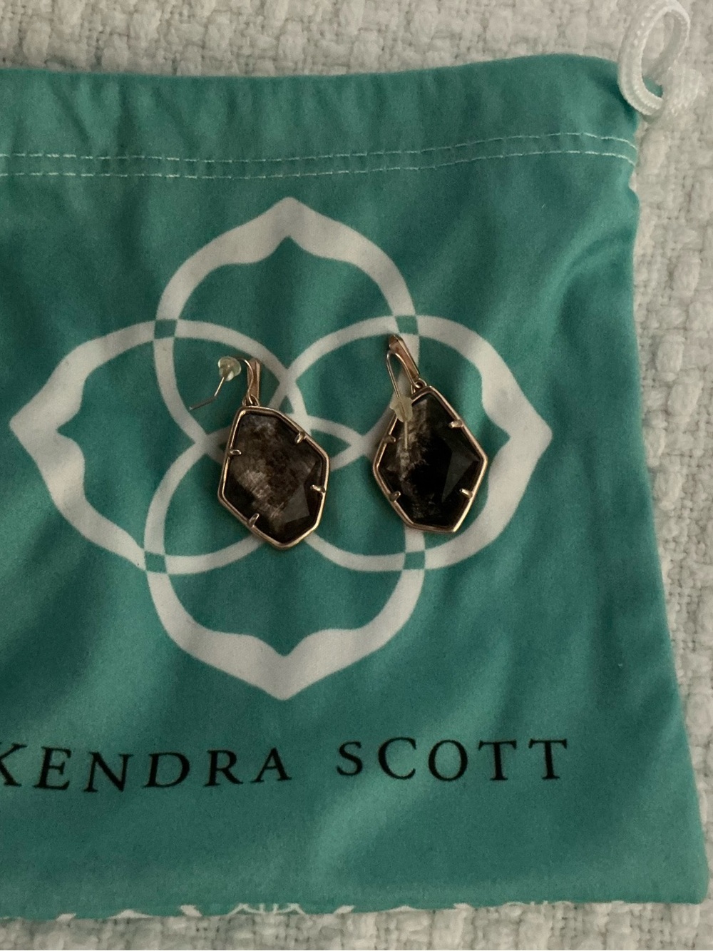 Kendra Scott Dax Earrings in Sable Mica/Rose Gold